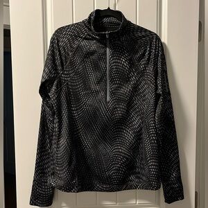 Warmtek Activewear Top Size Large Black & Gray with Thumb holes